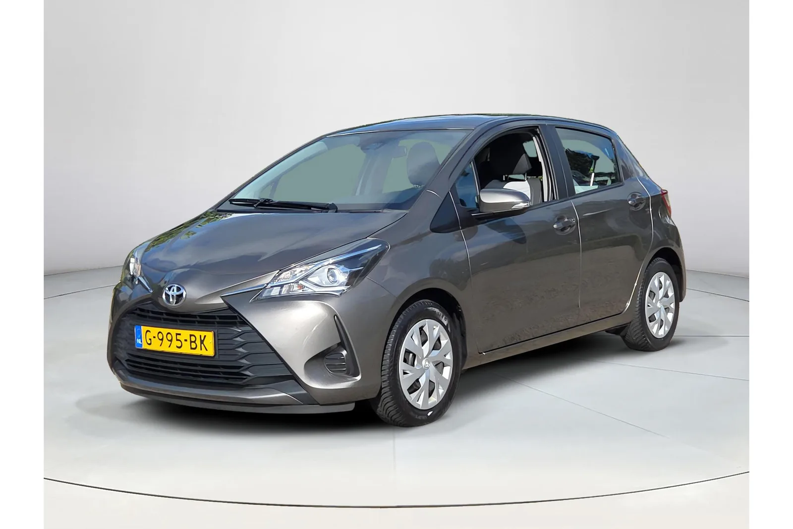 Toyota Yaris (2019) — foto 1