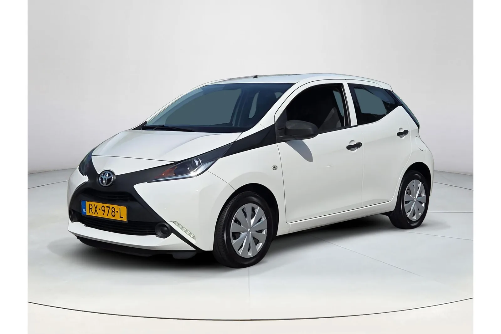 Toyota Aygo (2018) — foto 1