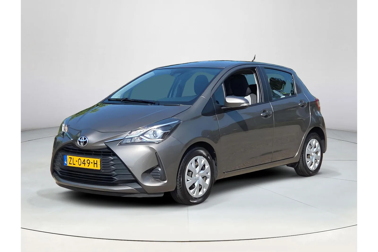 Toyota Yaris (2019) — foto 1