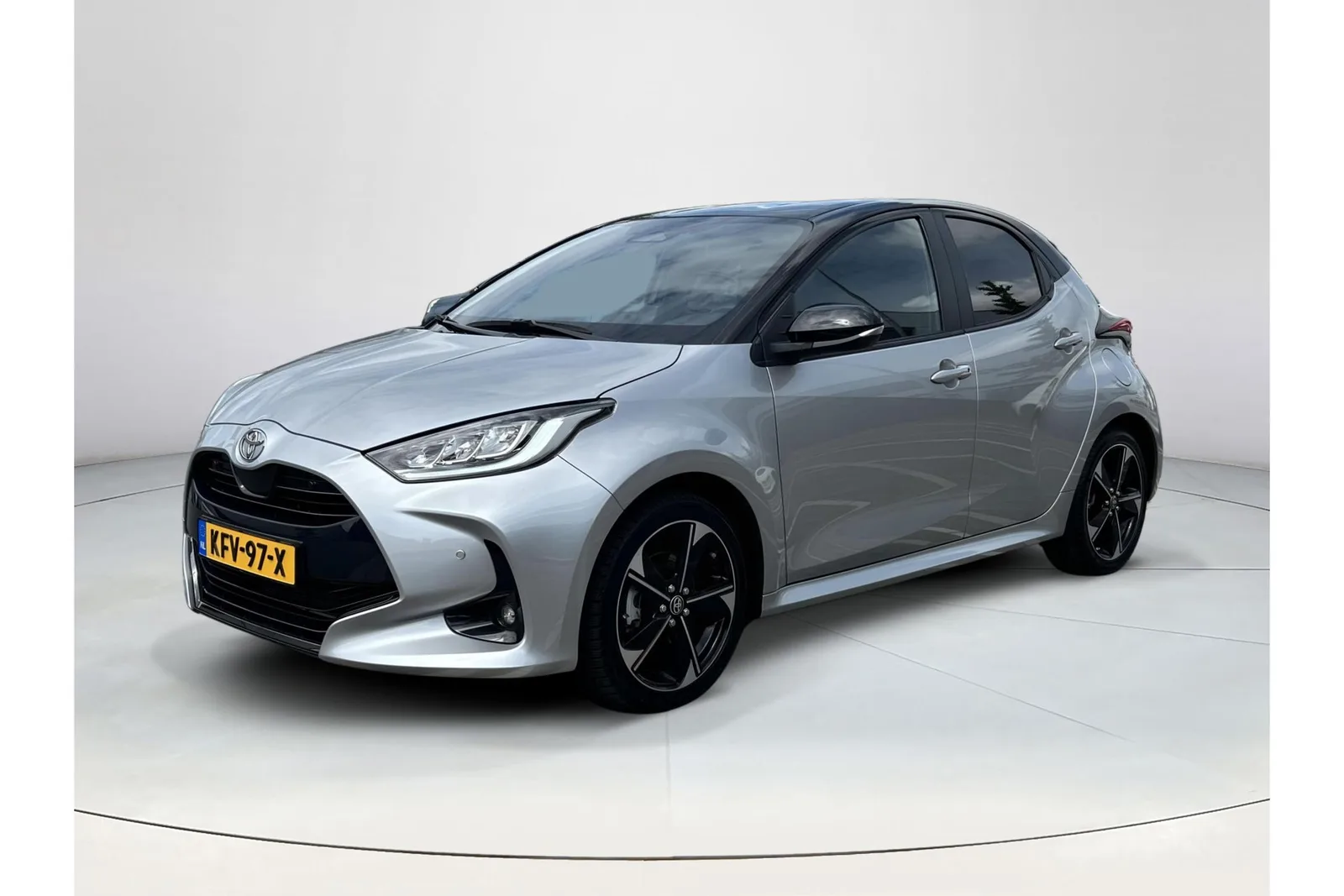 Toyota Yaris (2025) — foto 1