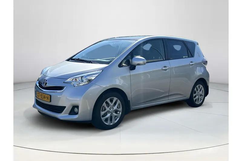 Toyota Verso-S (2015)