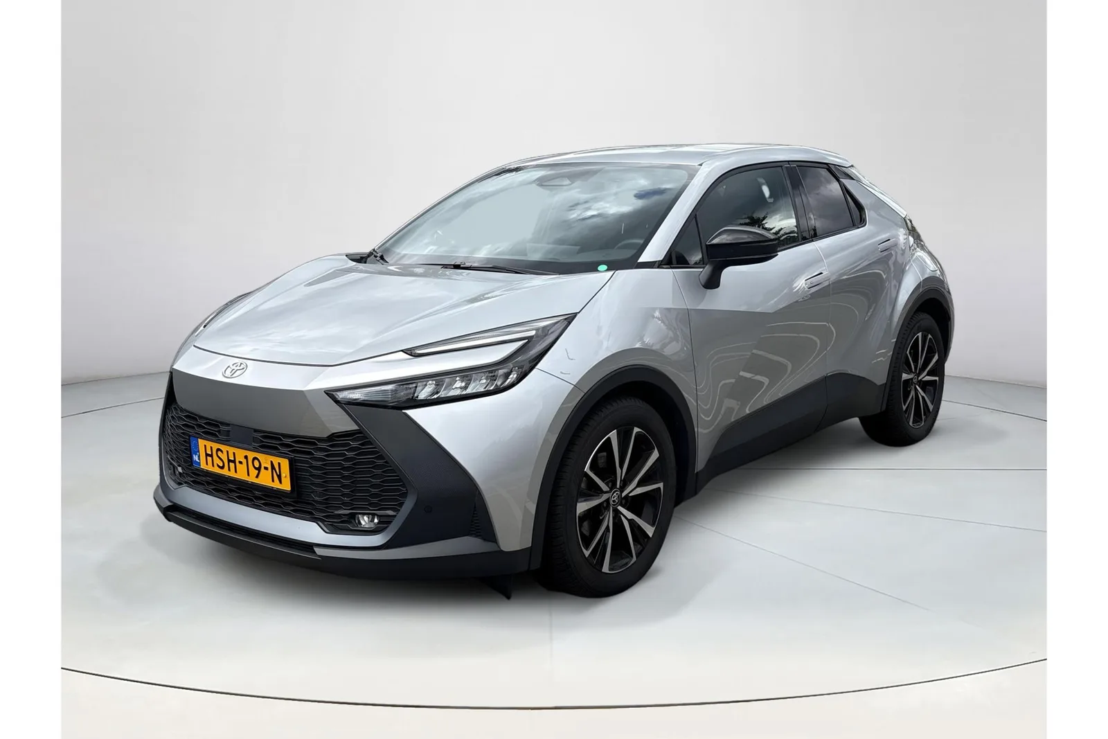 Toyota C-HR (2025) — foto 1