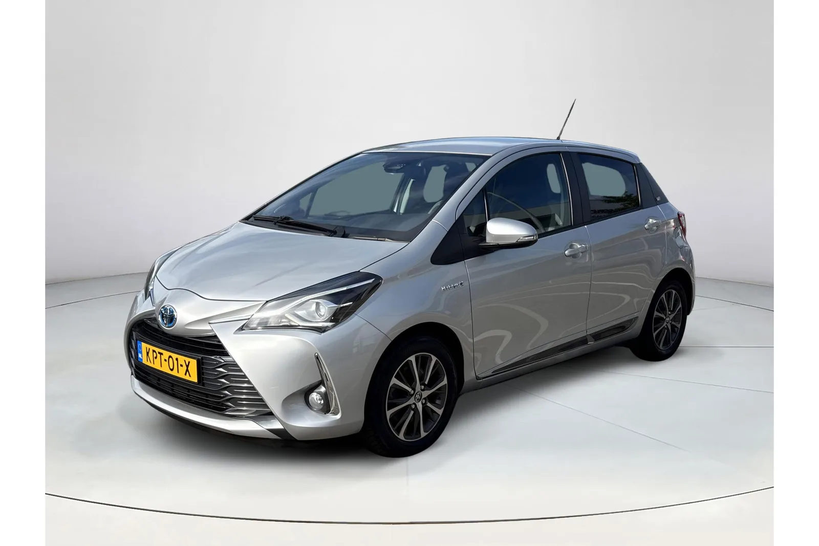 Toyota Yaris (2020) — foto 1