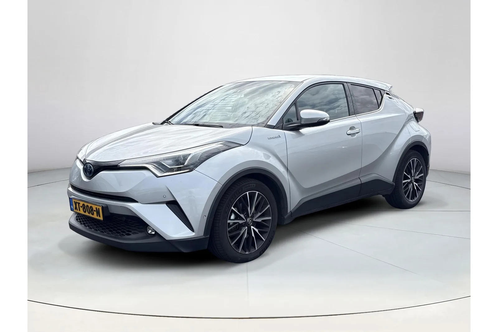 Toyota C-HR (2019) — foto 1