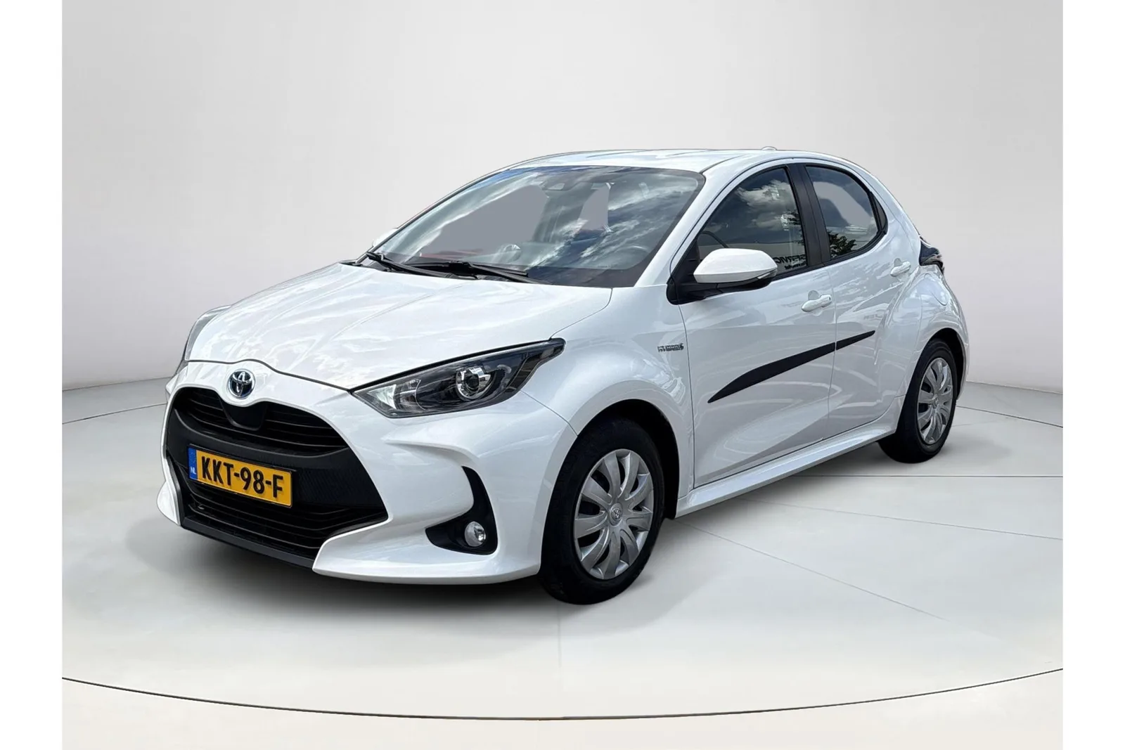 Toyota Yaris (2021) — foto 1
