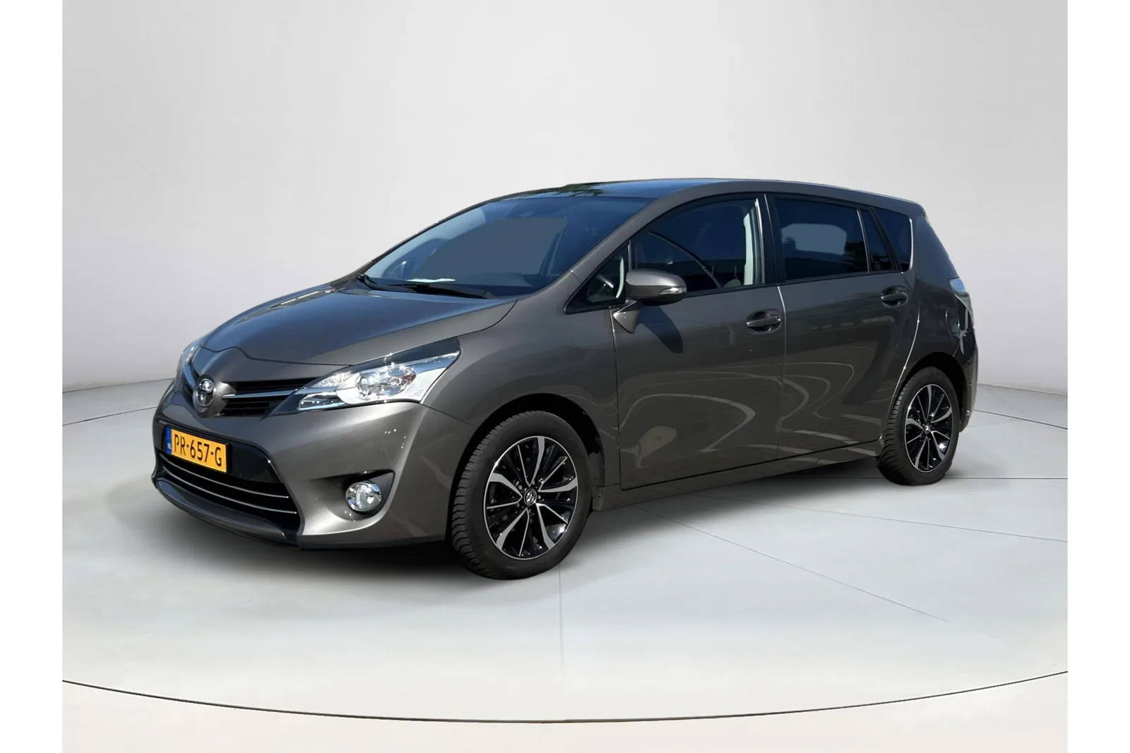 Toyota Verso (2017) — foto 1