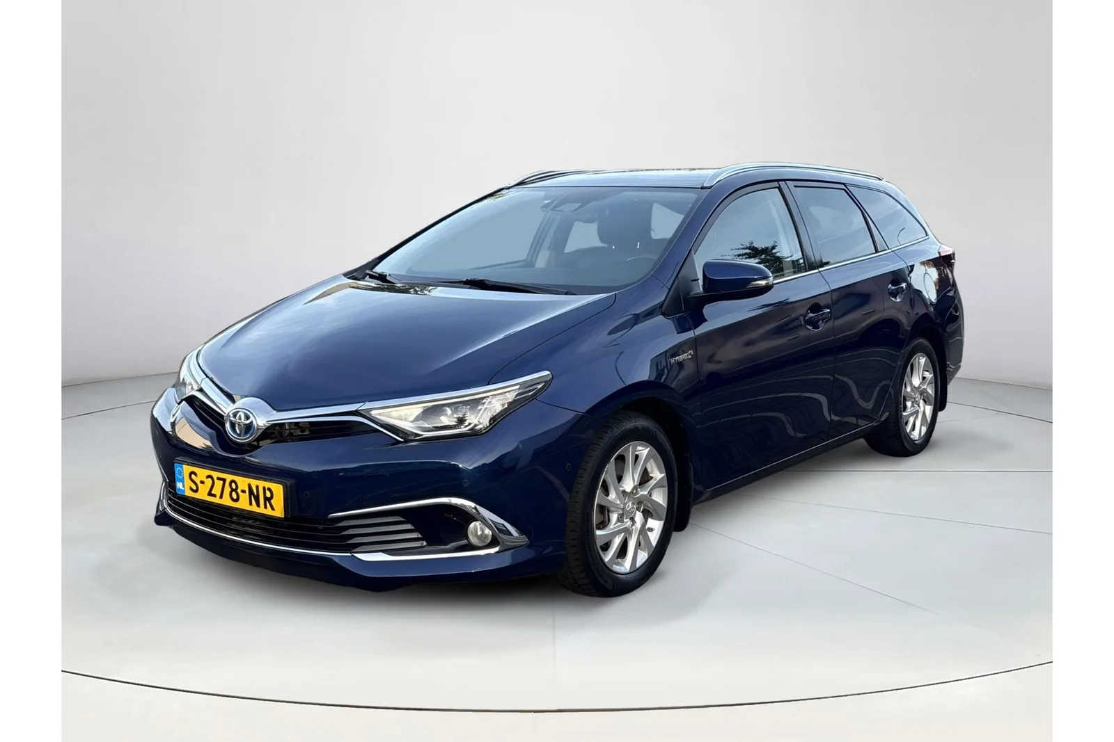 Toyota Auris (2018) — foto 1