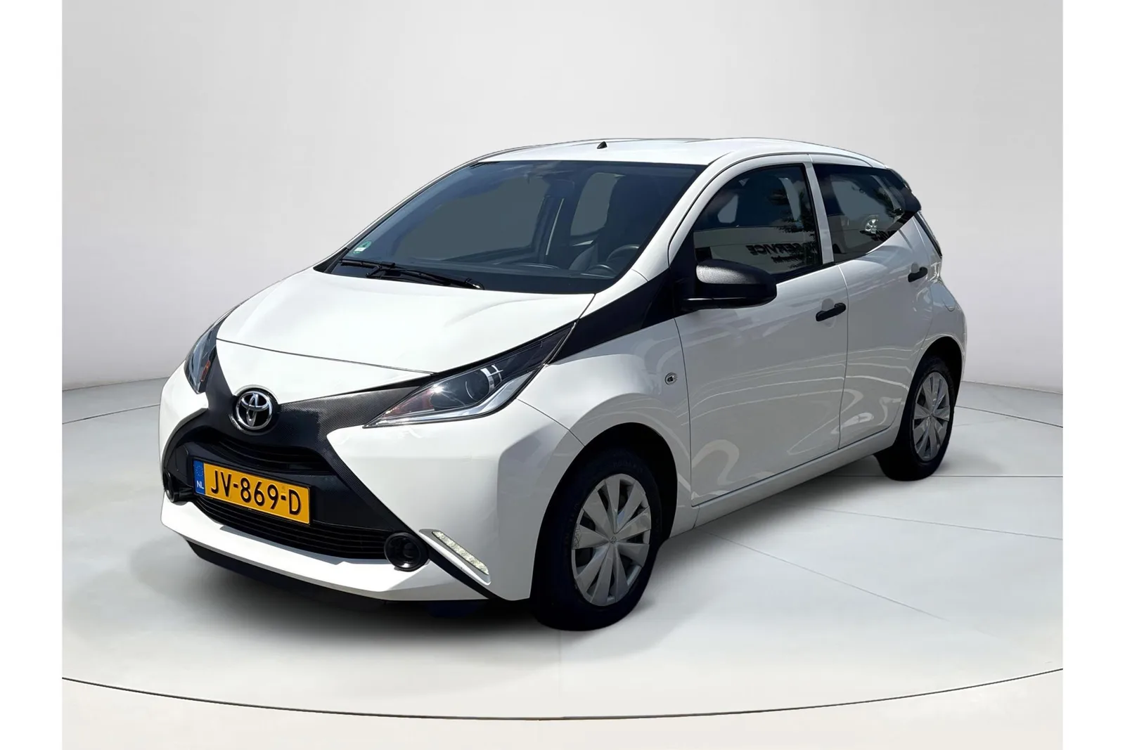 Toyota Aygo (2016) — foto 1