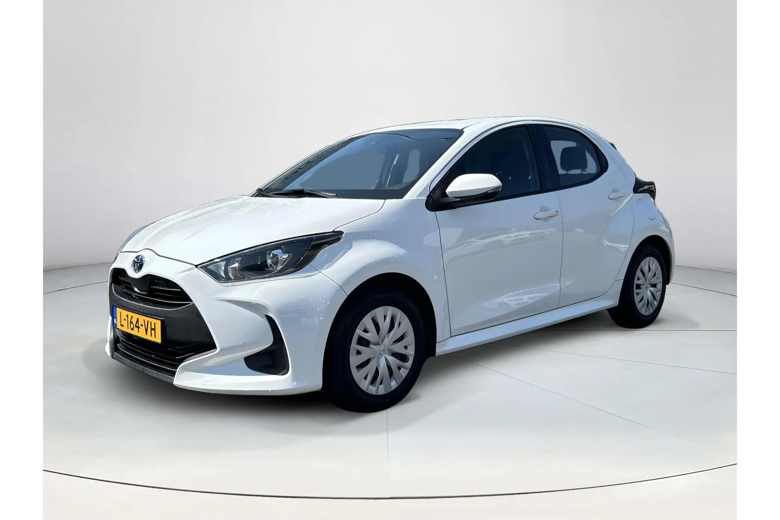 Toyota Yaris (2021) — foto 1