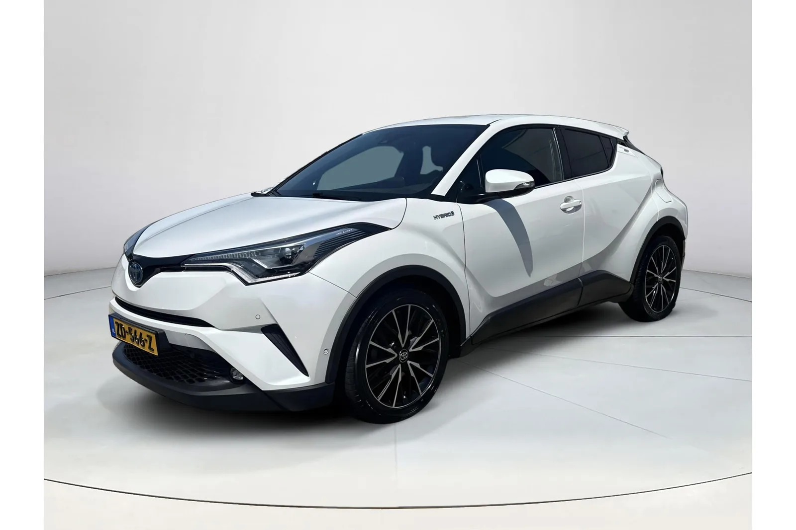 Toyota C-HR (2018) — foto 1