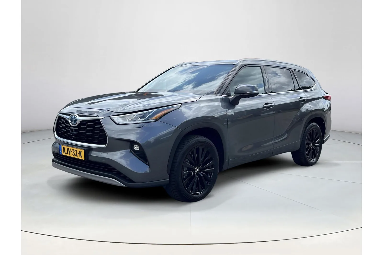 Toyota Highlander (2023) — foto 1