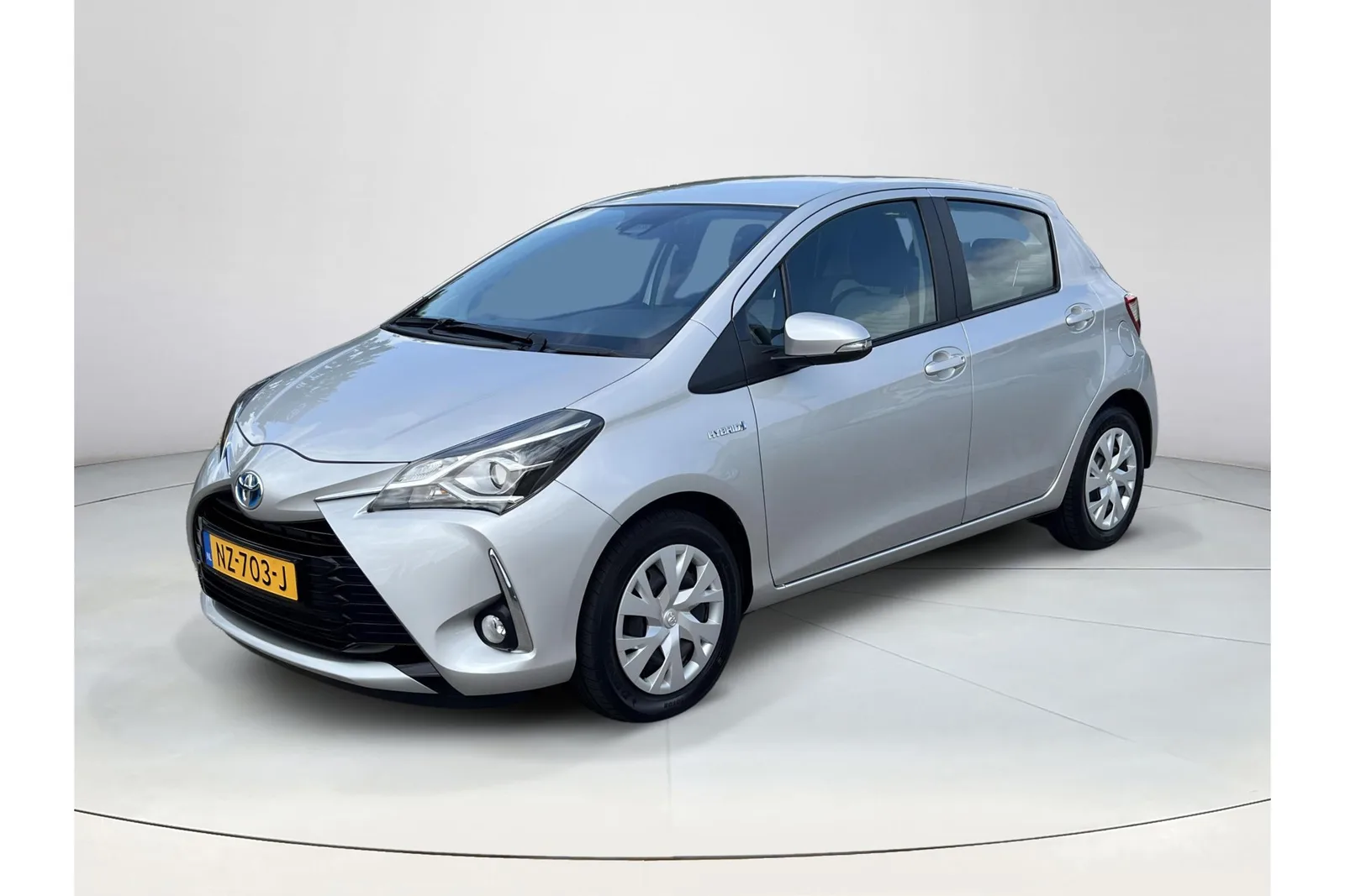 Toyota Yaris (2017) — foto 1