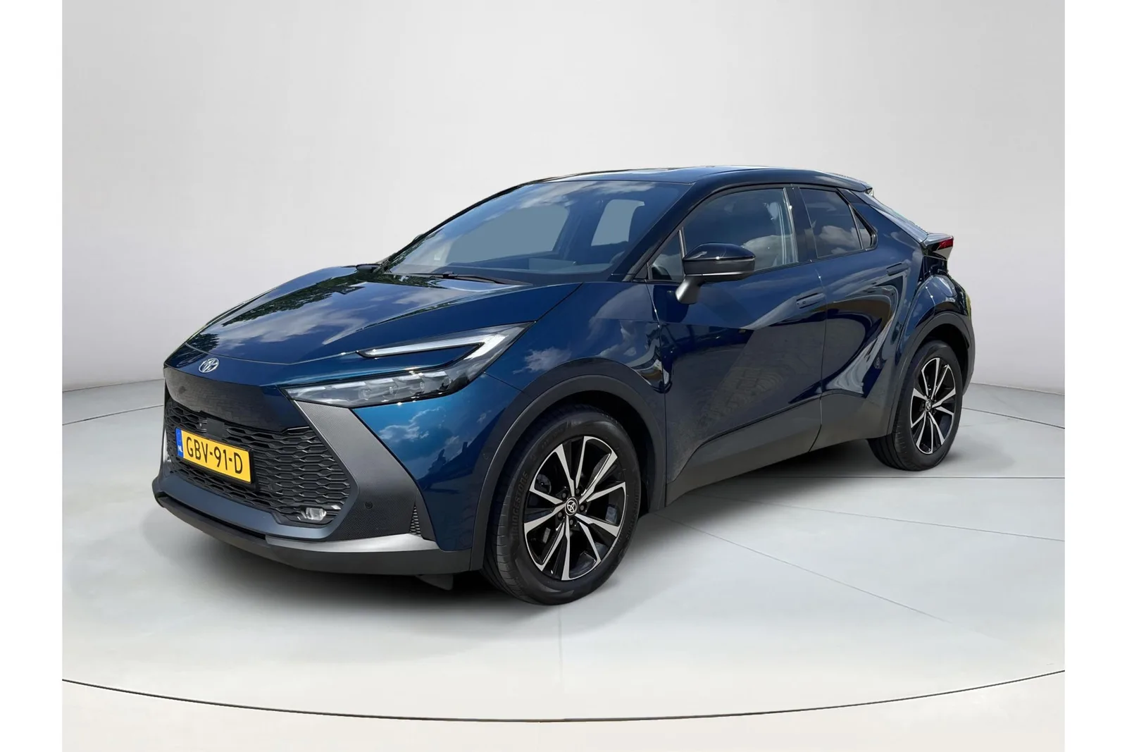 Toyota C-HR (2024) — foto 1