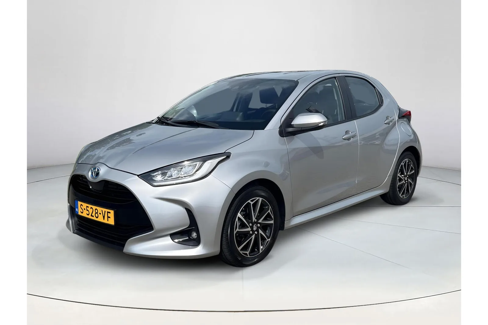 Toyota Yaris (2023) — foto 1
