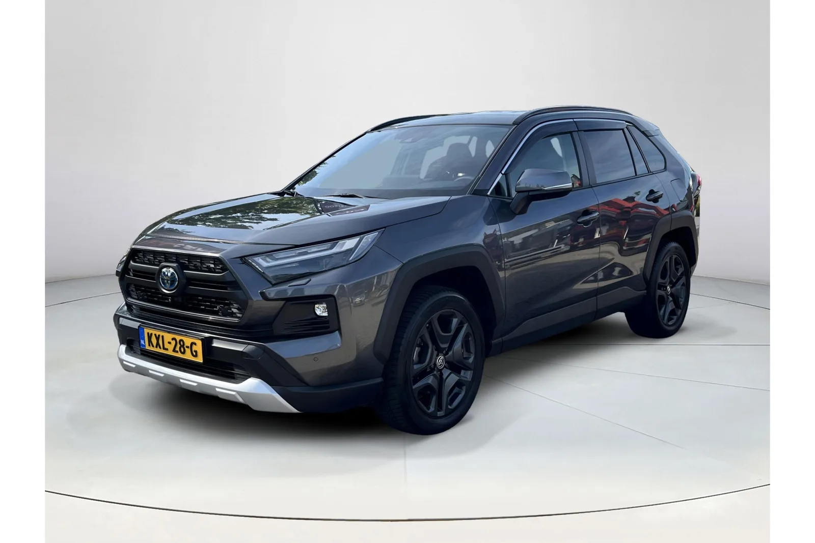 Toyota RAV4 (2023) — foto 1