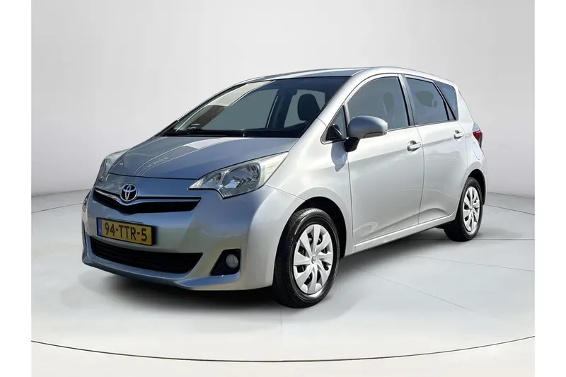 Toyota Verso-S (2012)