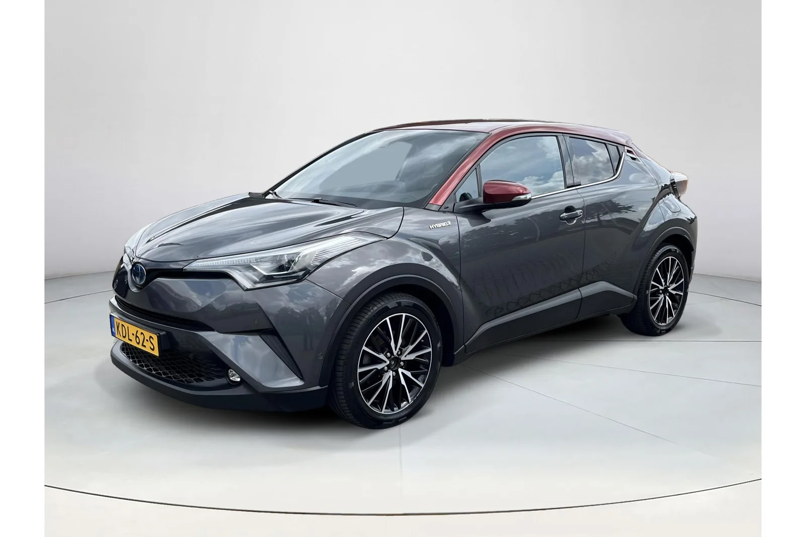 Toyota C-HR (2018) — foto 1