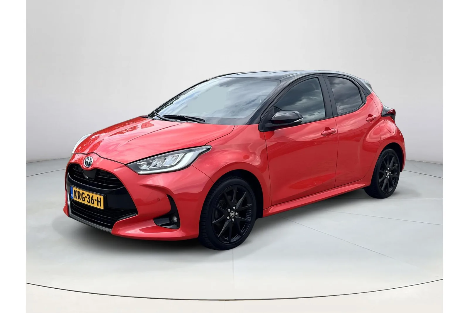 Toyota Yaris (2022) — foto 1