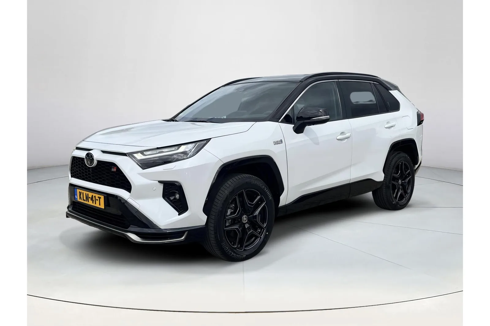 Toyota RAV4 (2024) — foto 1