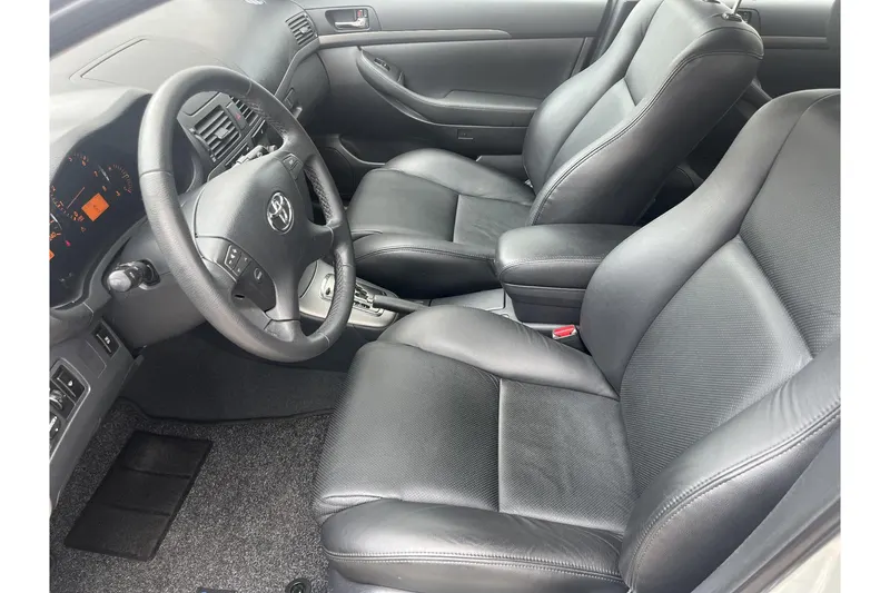 Toyota Avensis (2006)