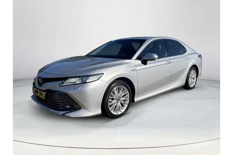 Toyota Camry (2019)
