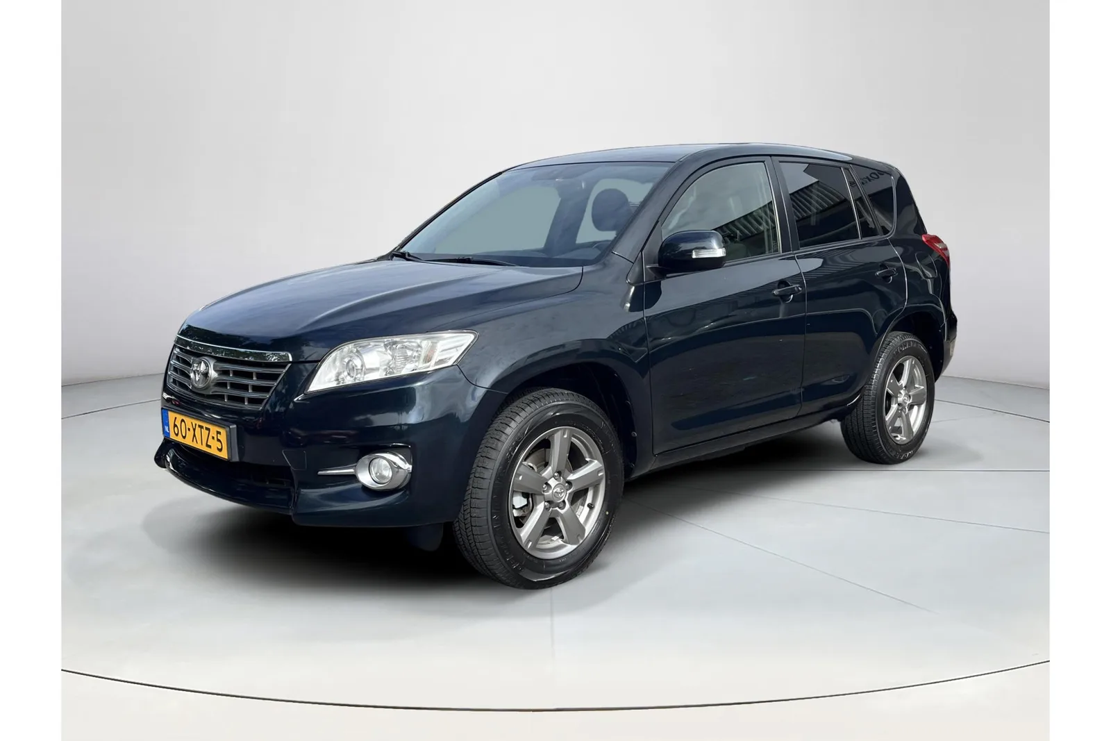 Toyota RAV4 (2012) — foto 1