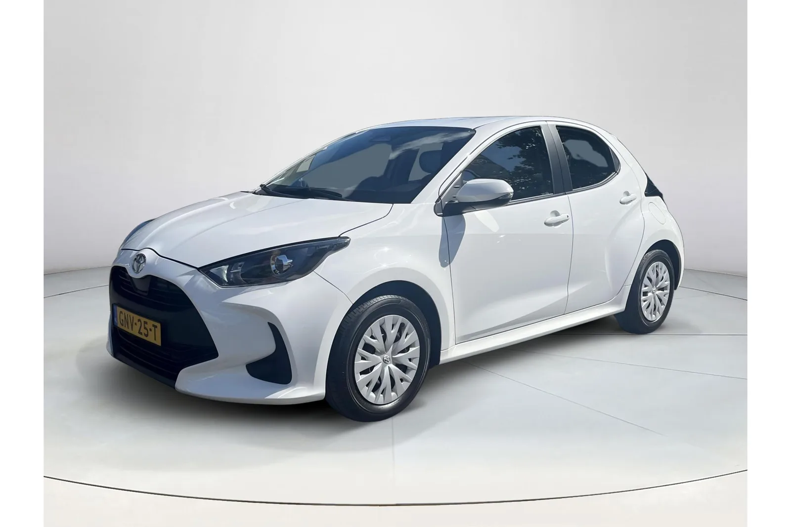 Toyota Yaris (2024) — foto 1