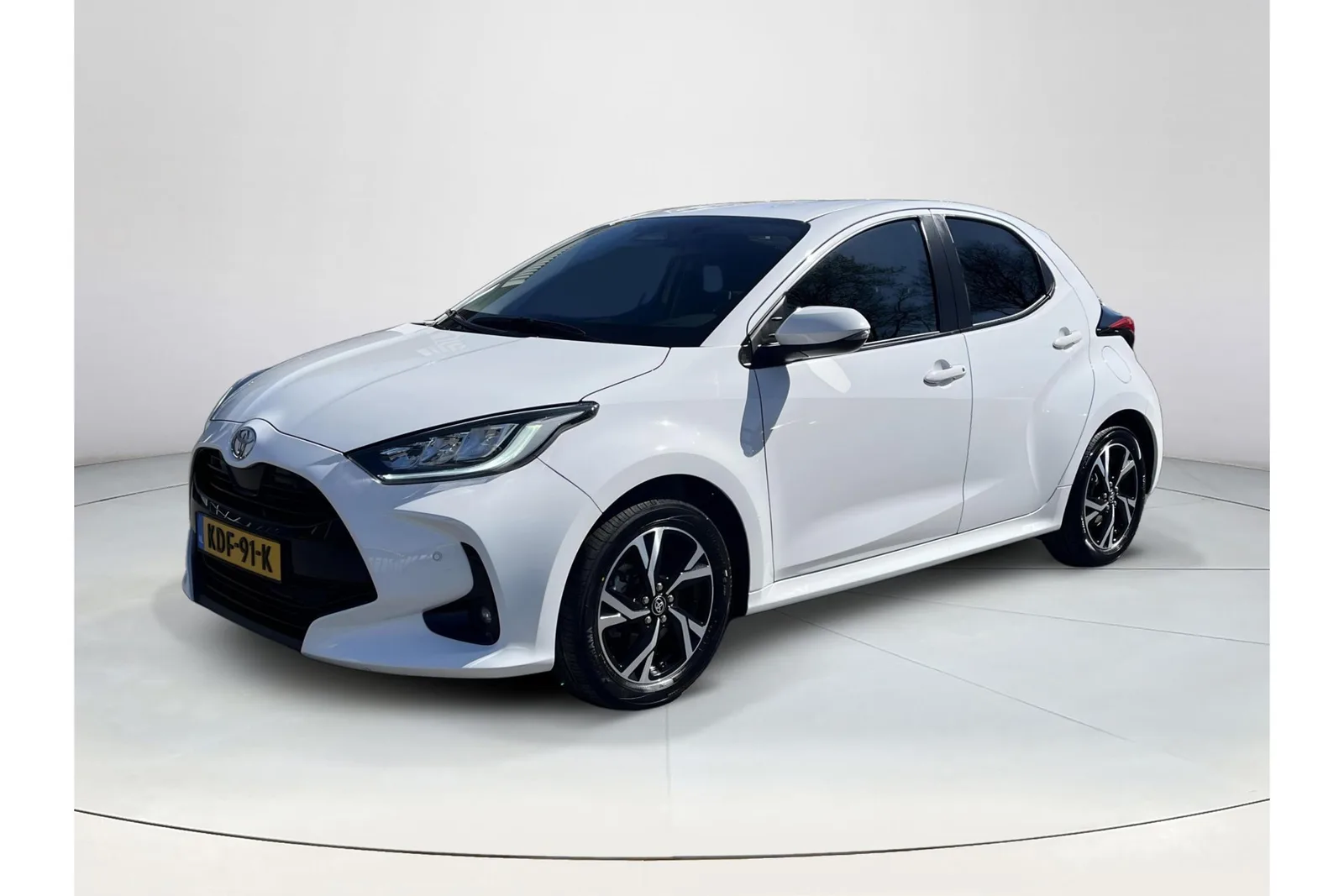 Toyota Yaris (2024) — foto 1