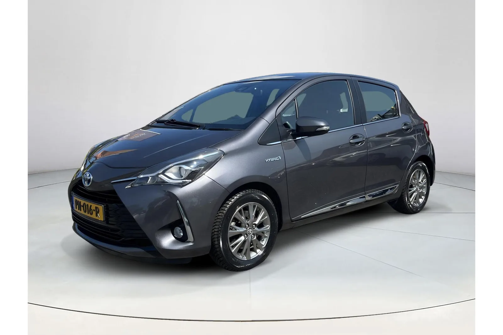 Toyota Yaris (2017) — foto 1