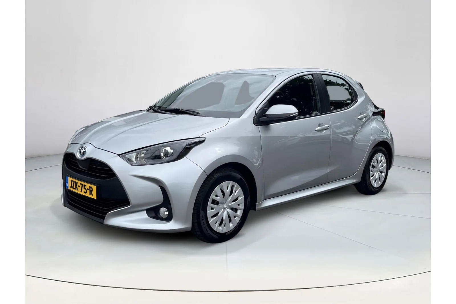 Toyota Yaris (2022) — foto 1