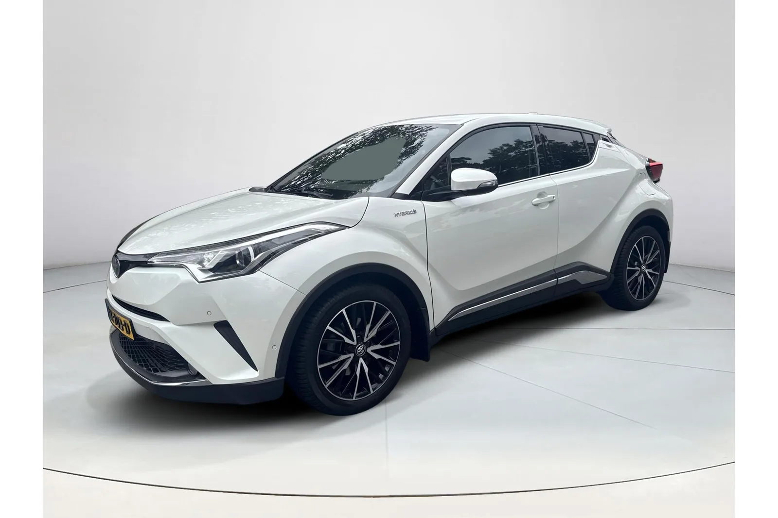 Toyota C-HR (2016) — foto 1