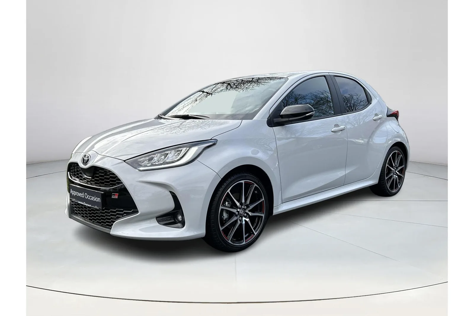 Toyota Yaris (2024) — foto 1