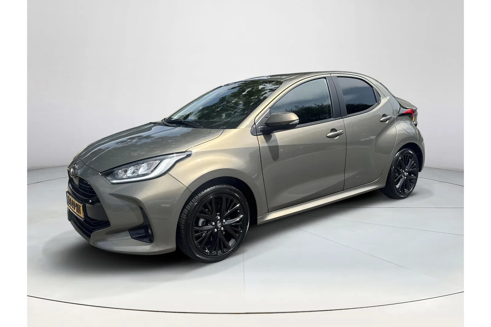 Toyota Yaris (2024) — foto 1
