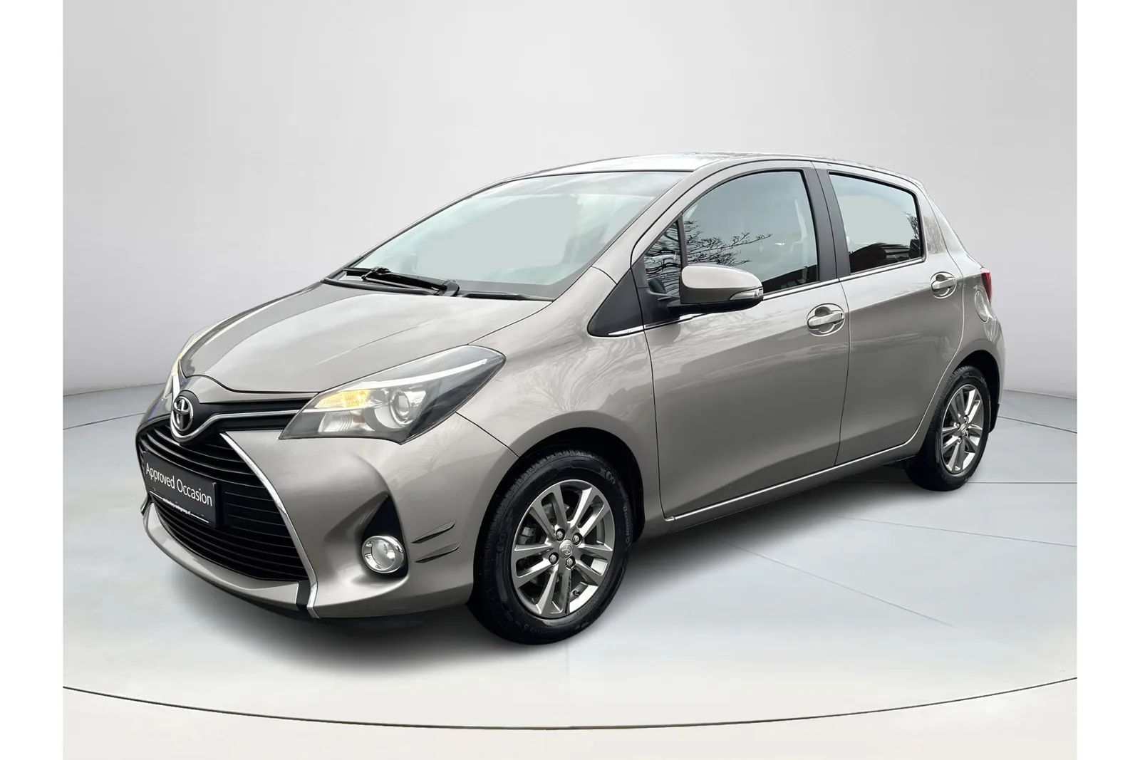 Toyota Yaris (2016) — foto 1