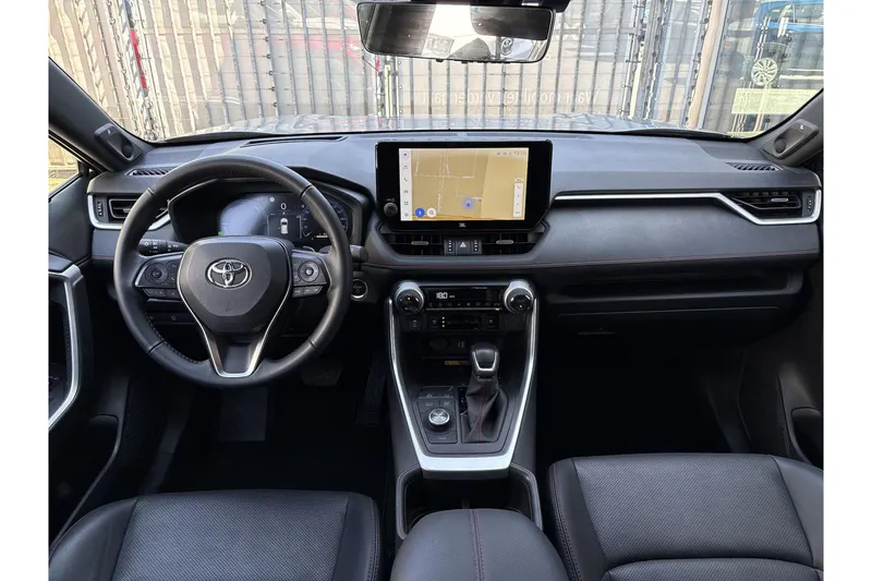 Toyota RAV4 (2025)