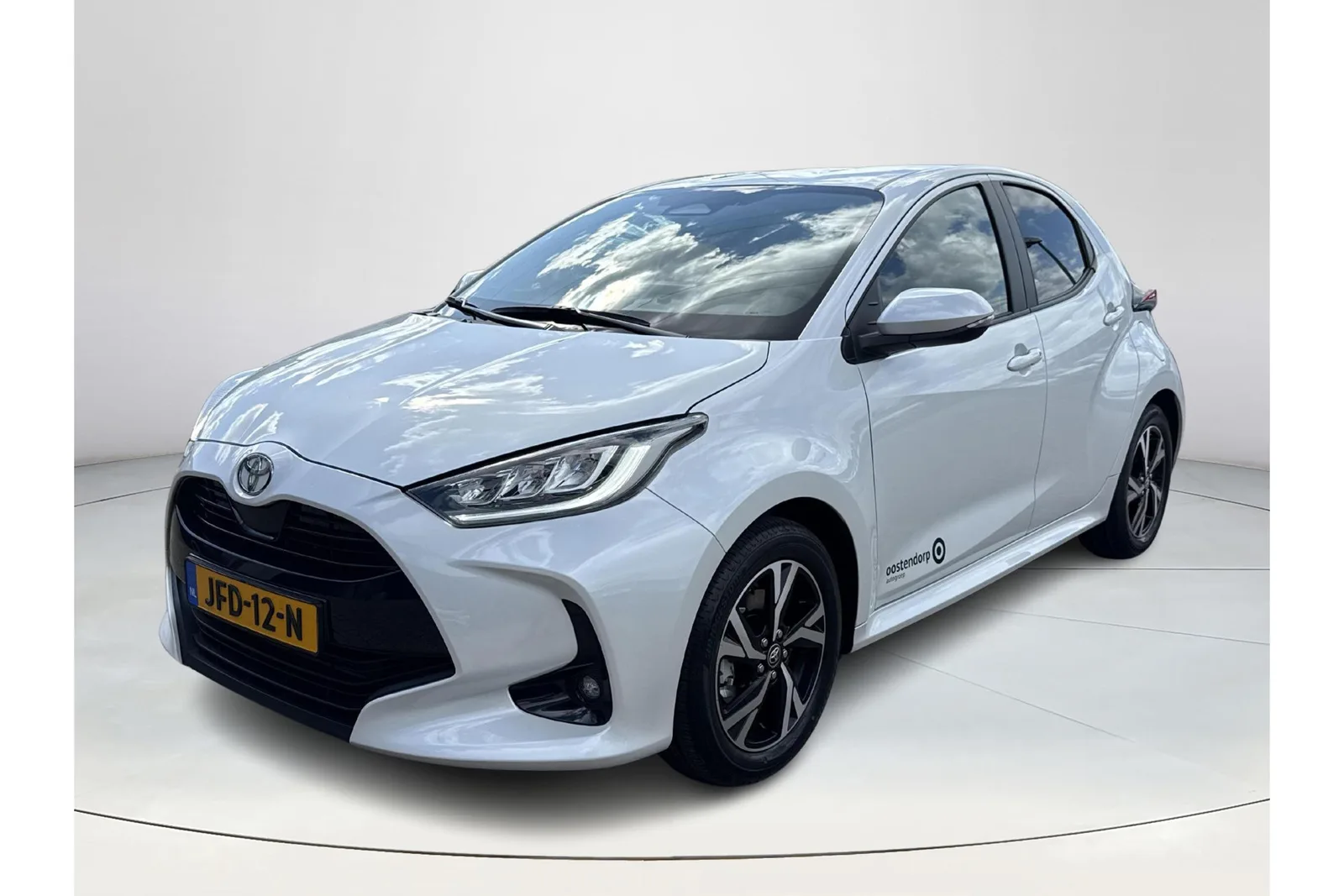 Toyota Yaris (2025) — foto 1