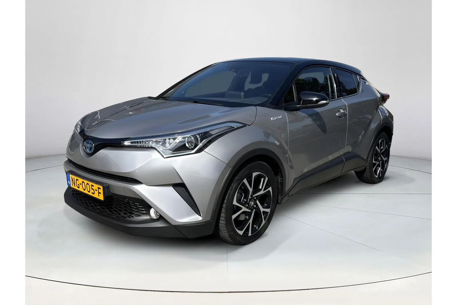 Toyota C-HR (2017) — foto 1