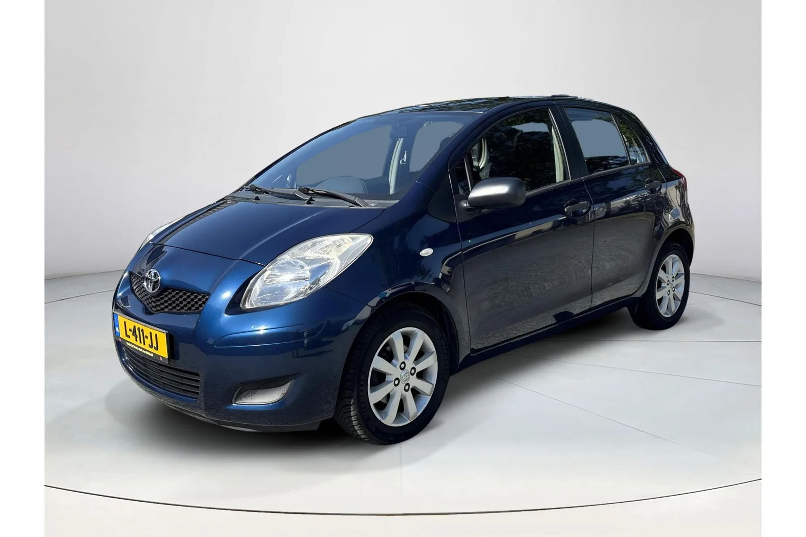 Toyota Yaris (2011) — foto 1