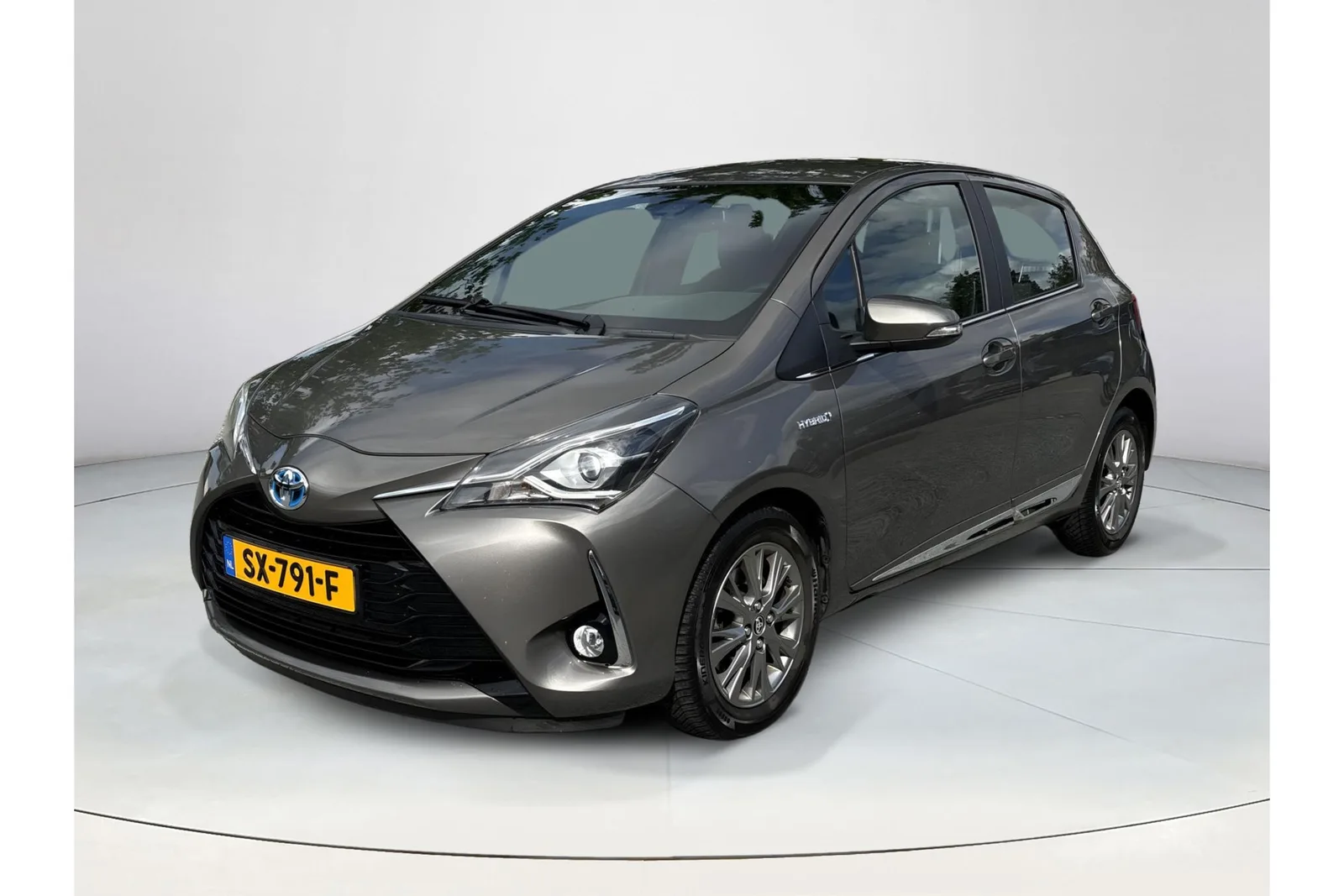 Toyota Yaris (2018) — foto 1