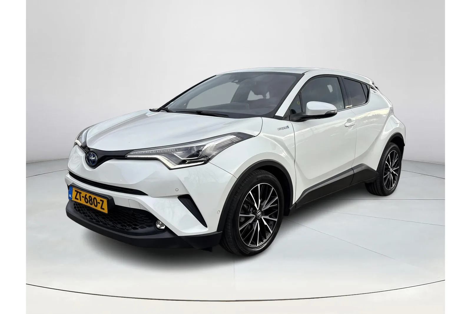 Toyota C-HR (2019) — foto 1