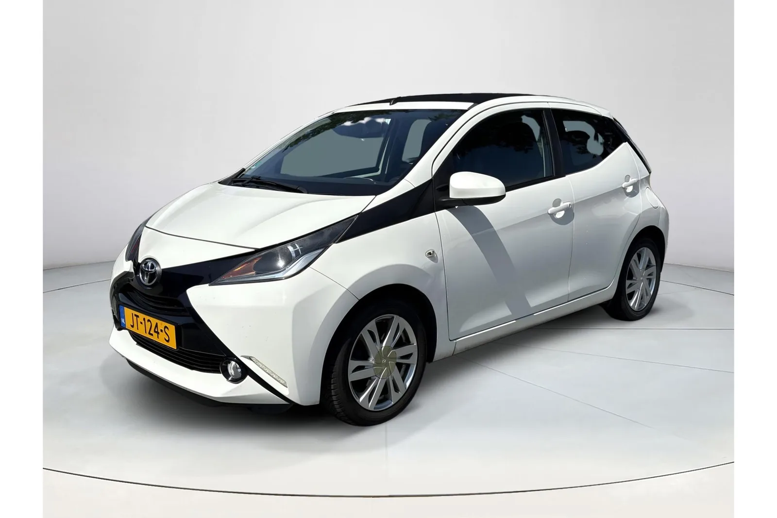 Toyota Aygo (2016) — foto 1