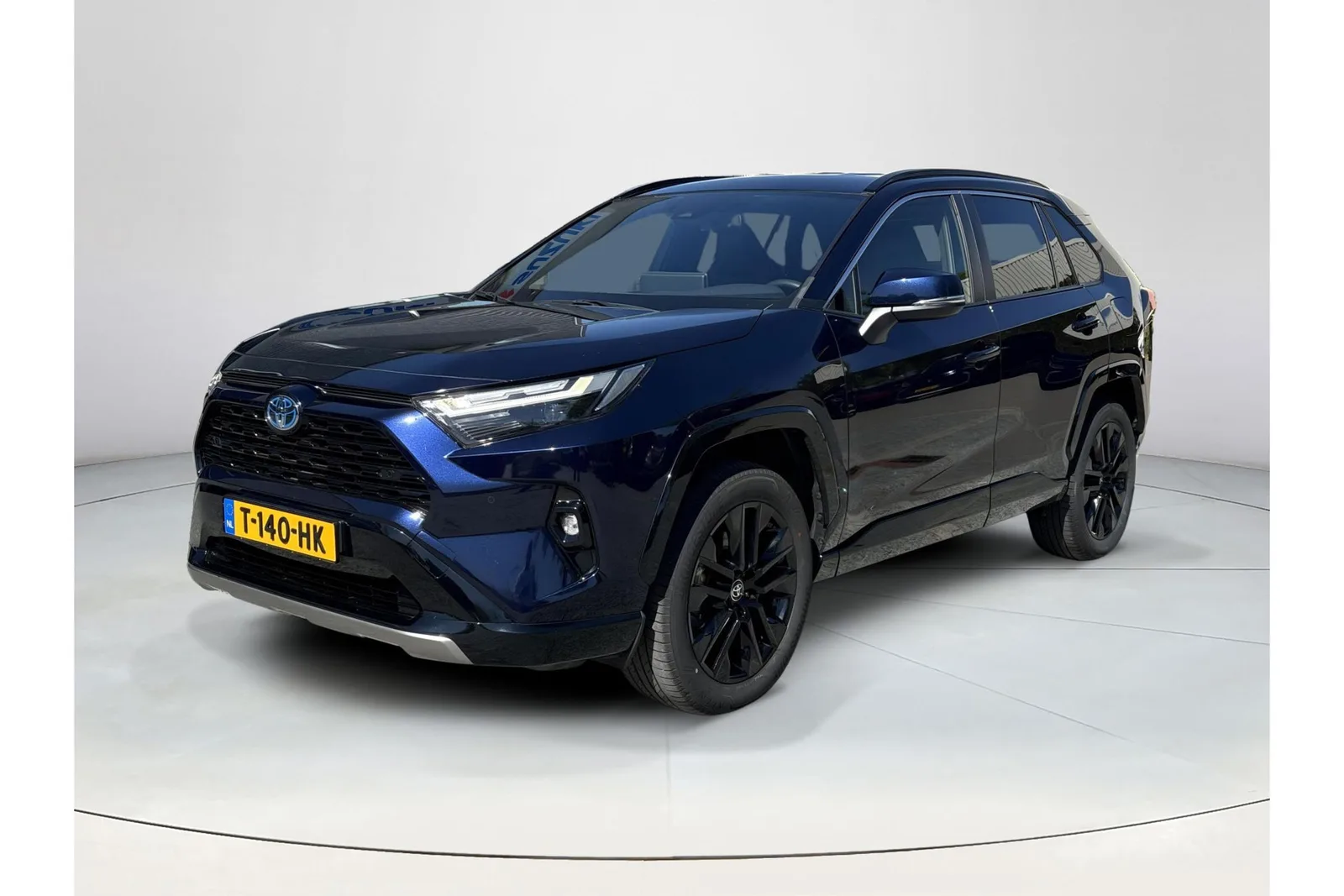 Toyota RAV4 (2023) — foto 1