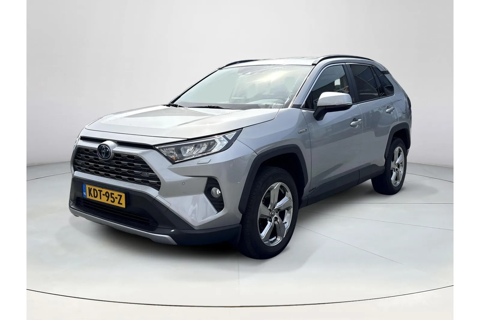 Toyota RAV4 (2021) — foto 1