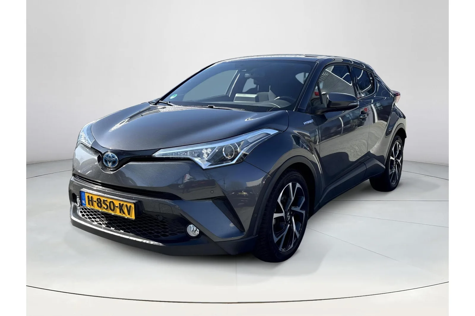Toyota C-HR (2019) — foto 1