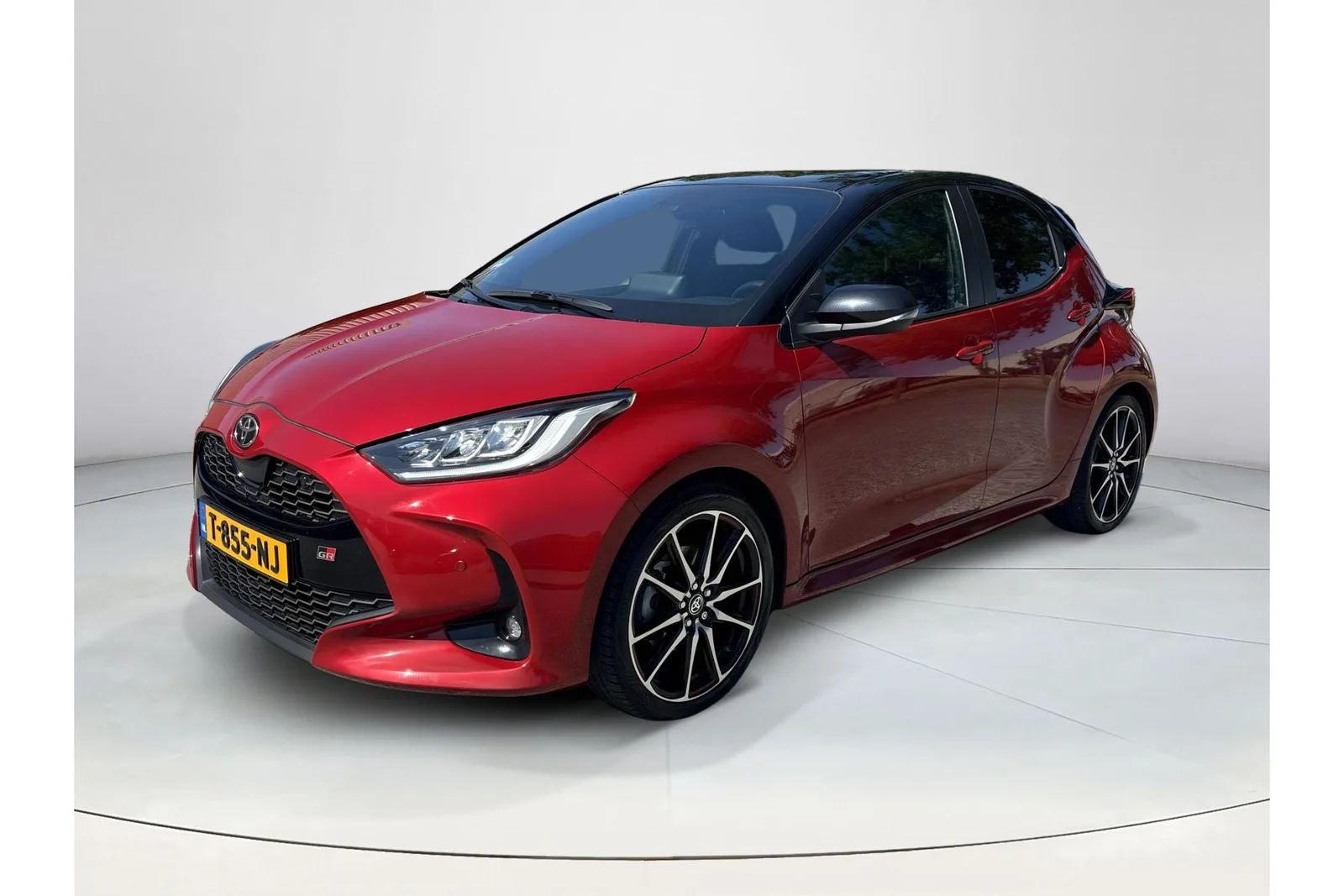 Toyota Yaris (2023) — foto 1