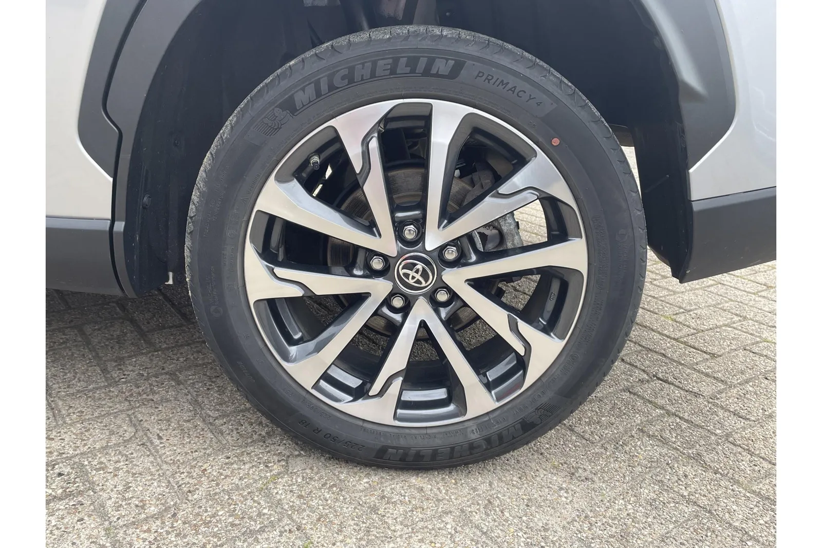 Toyota Corolla (2023) — foto 1