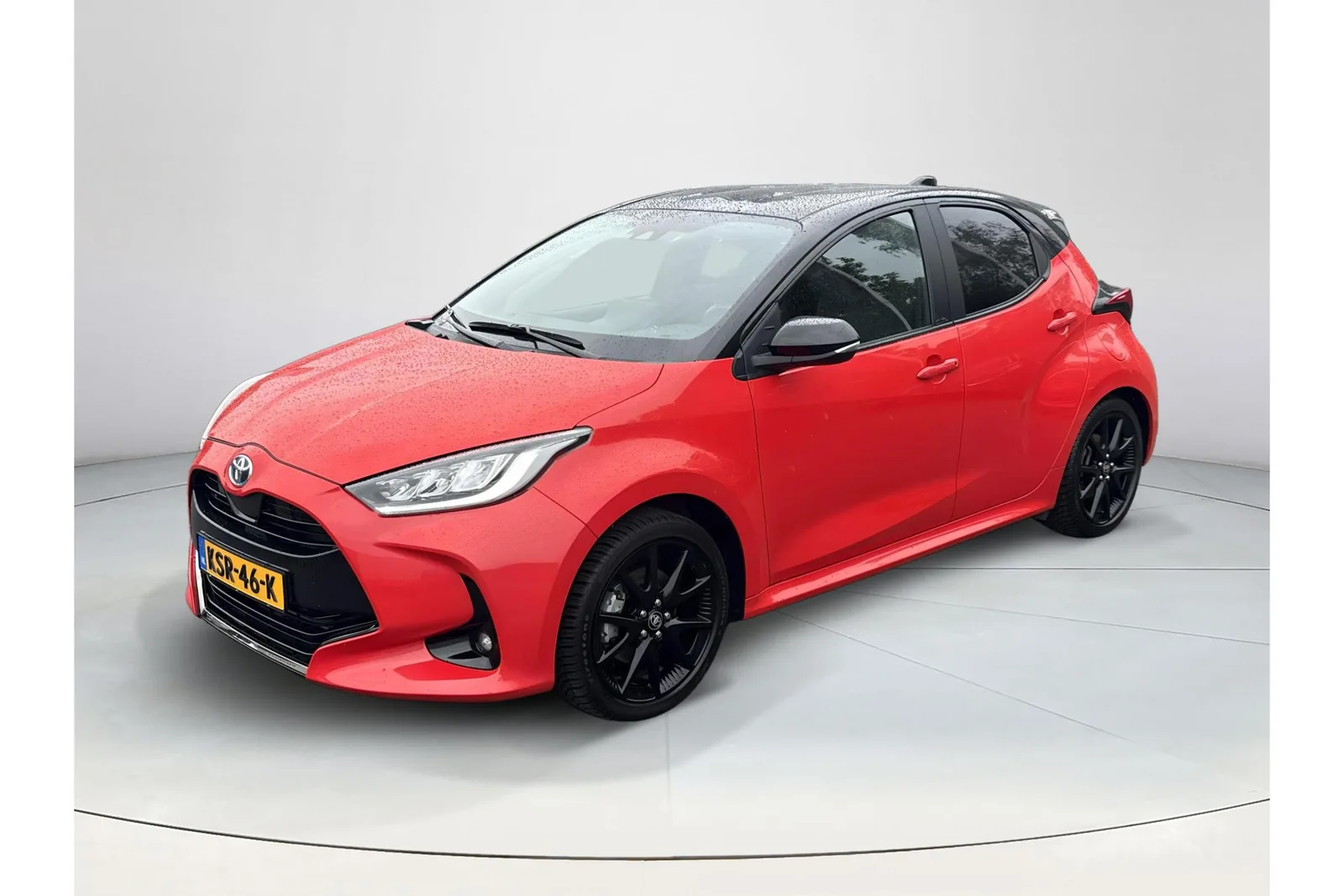 Toyota Yaris (2023) — foto 1