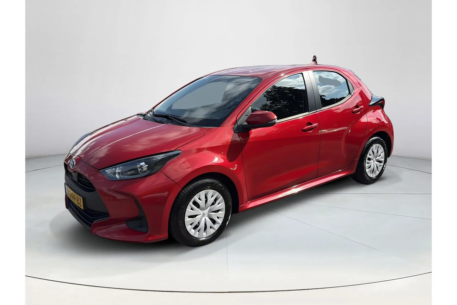 Toyota Yaris (2022) — foto 1