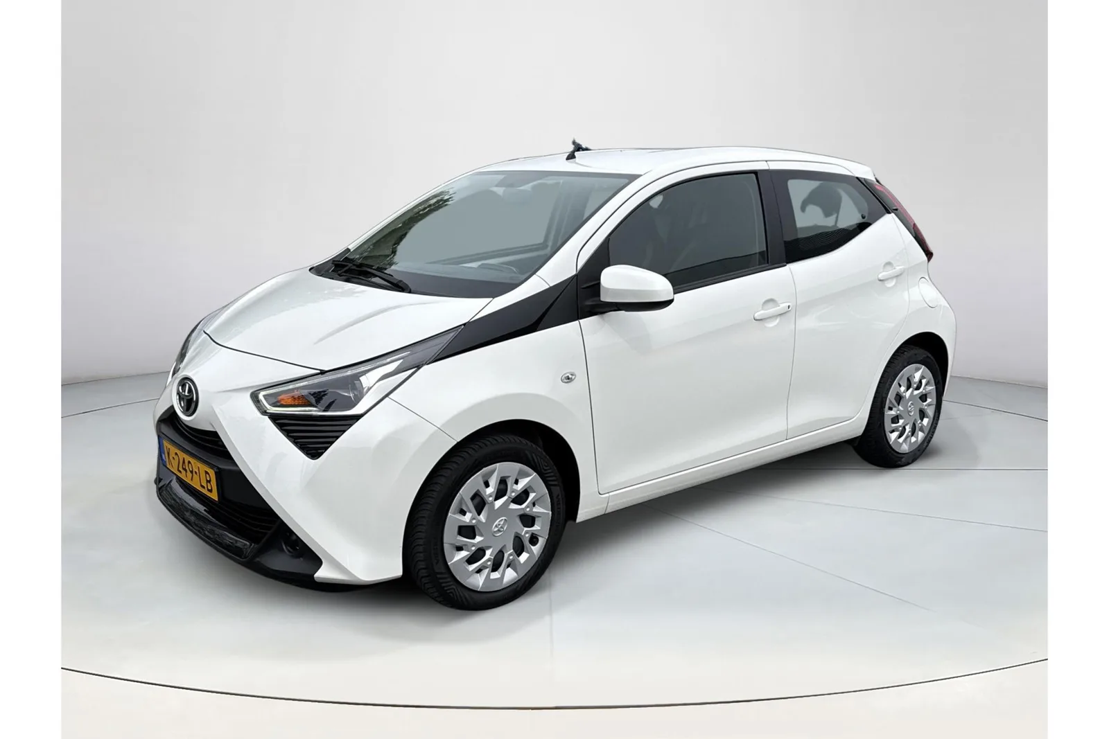 Toyota Aygo (2021) — foto 1