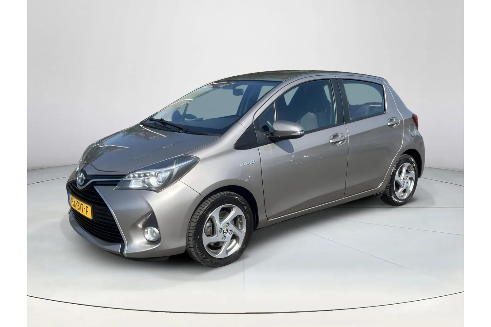 Toyota Yaris (2016) — foto 1